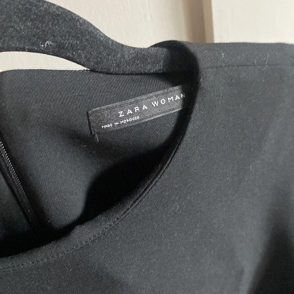 Zara black mini dress with bell sleeves - Picture 3 of 3